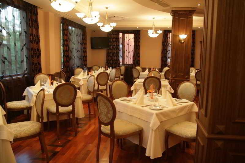 Hotel Club Central Khisaria Restaurant bilde